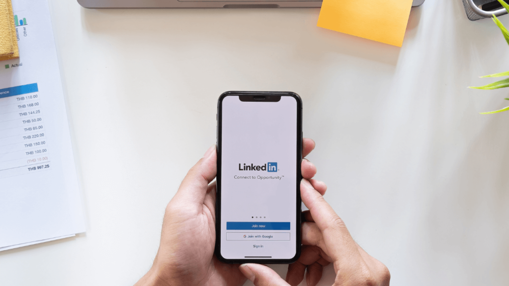 how to reach out to a recruiter on linkedin
